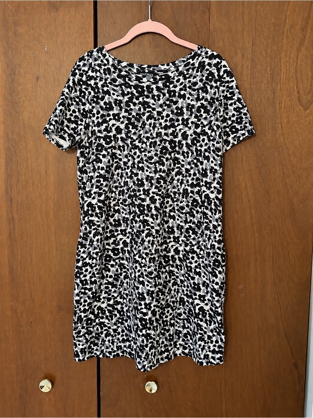 Ellen Tracy Black and White Leopard Print Short Sleeve Dress